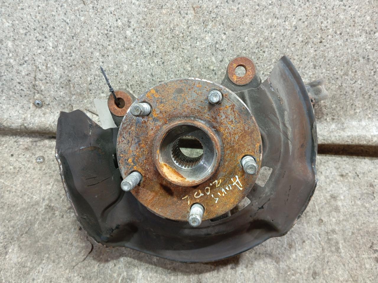 ступица передняя левая Toyota Auris 1 поколение (2006 - 2009), 2.0 л., дизель - фото №1