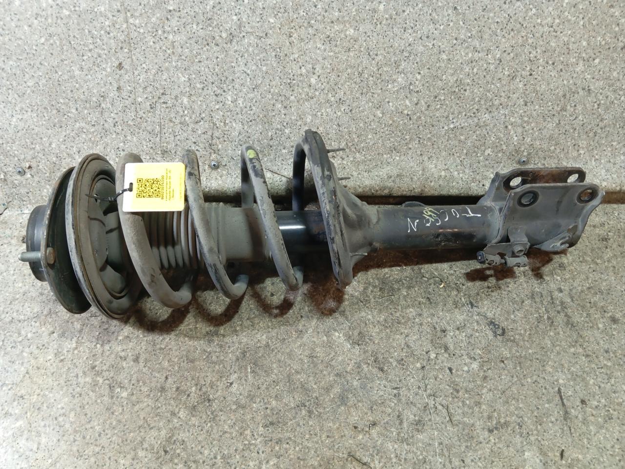 стойка передняя левая Hyundai Tucson 1 поколение (2004 - 2010), 2.0 л., i, бензин - фото №1