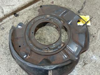 защитный кожух тормозного механизма Mercedes-Benz E-Класс W124 [рестайлинг] (1987 - 1993), 2.2 л., бензин