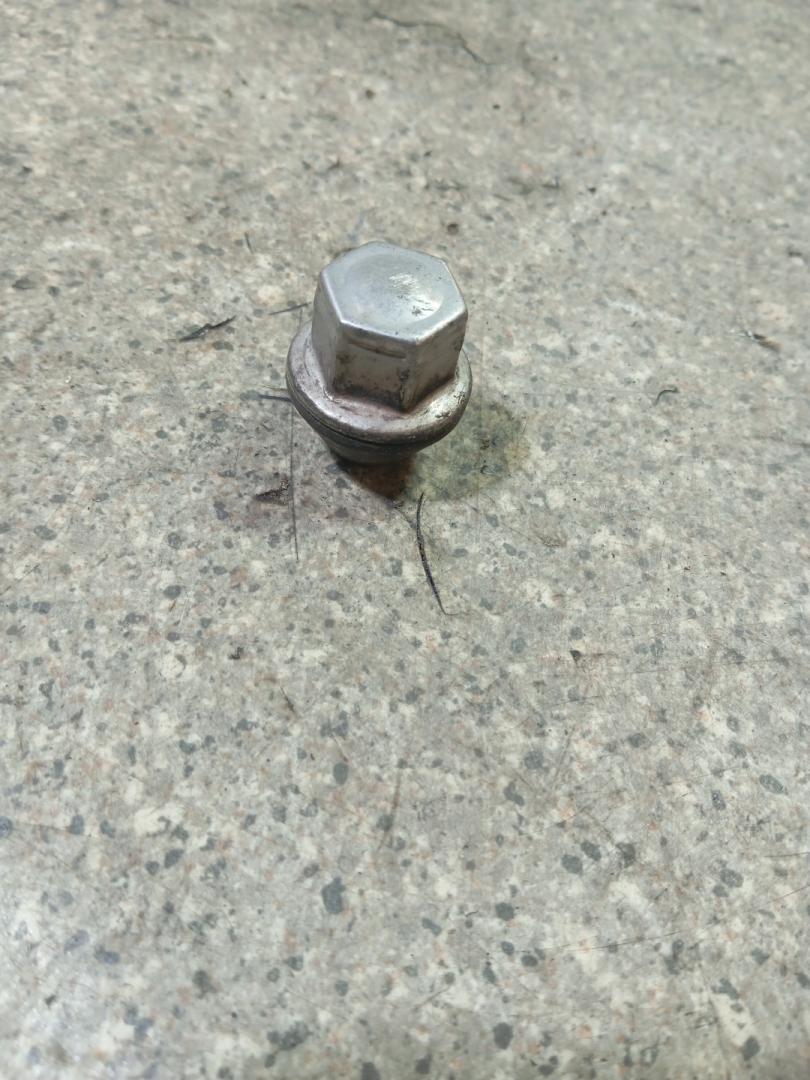 гайка колесная Ford Focus 3 поколение (2011 - 2015), 1.6 л., бензин - фото №1