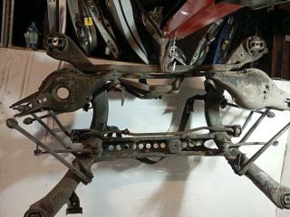 балка подвески задняя Mercedes-Benz S-Класс W140/C140 (1991 - 1993), 6.0 л., M 120.980, бензин, АКПП, седан