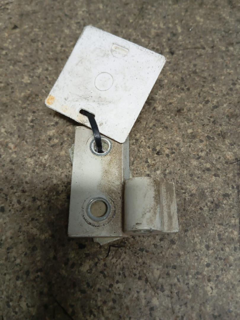 петля двери BMW 5 серия E39 (1995 - 2000) - фото №1