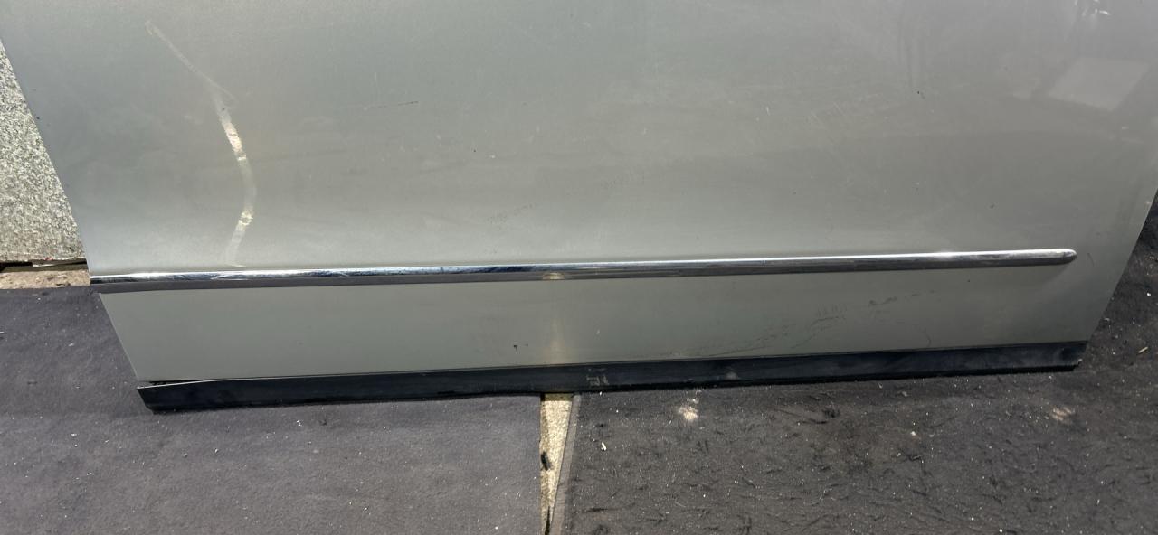 молдинг двери передней правой Volkswagen Passat B6 (2005 - 2010), седан - фото №1