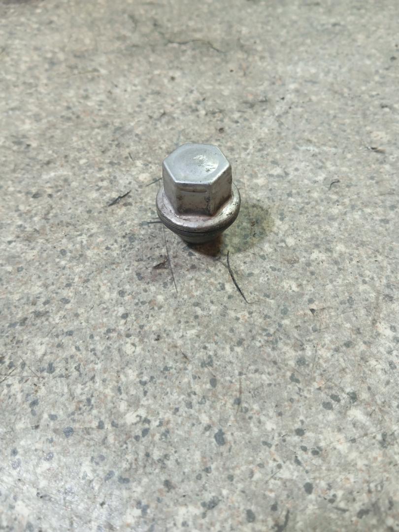 гайка колесная Ford Focus 3 поколение (2011 - 2015), 1.6 л., бензин - фото №1