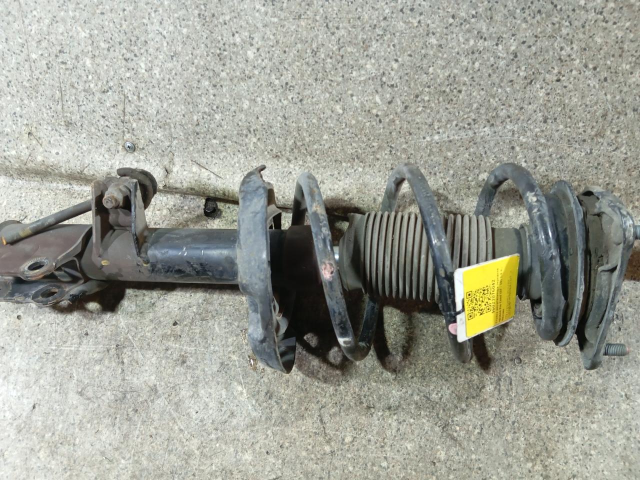 стойка передняя правая Kia Ceed 1 поколение (2007 - 2010), 1.4 л., бензин - фото №1