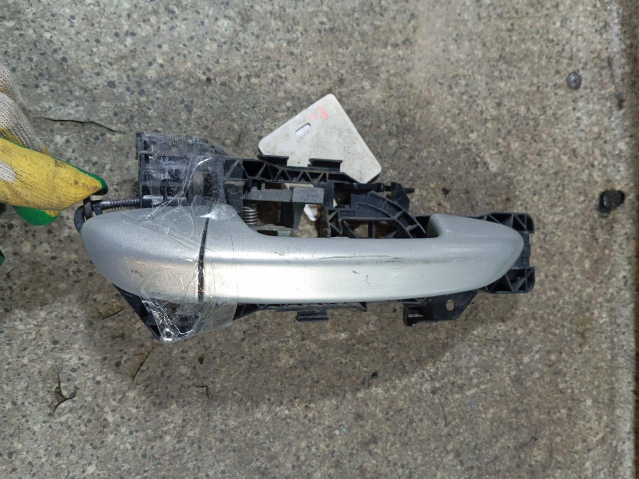 ручка наружная задняя правая Volkswagen Passat B6 (2005 - 2010), седан - фото №1