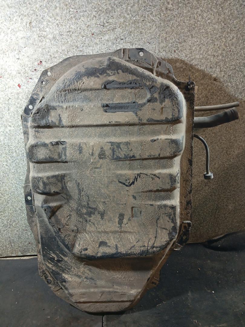 бак топливный Mazda 626 GF (1997 - 1999), 2.0 л., TD, RF-2A, дизель, МКПП - фото №1