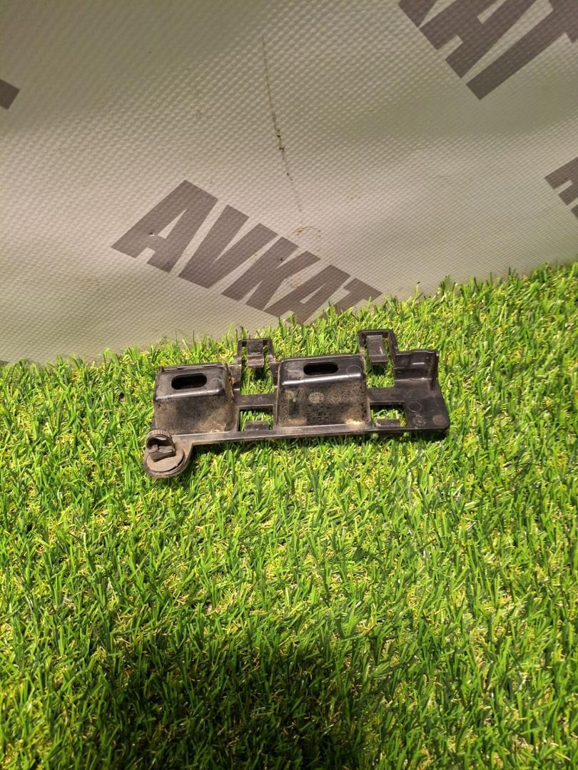 крепление ( кронштейн ) крыла BMW X5 G05 2019, 4.4 л., N63 B44 C, бензин, АКПП, а300, внедорожник 5 дв., полный привод, 51777469385, 7469385 - фото №1