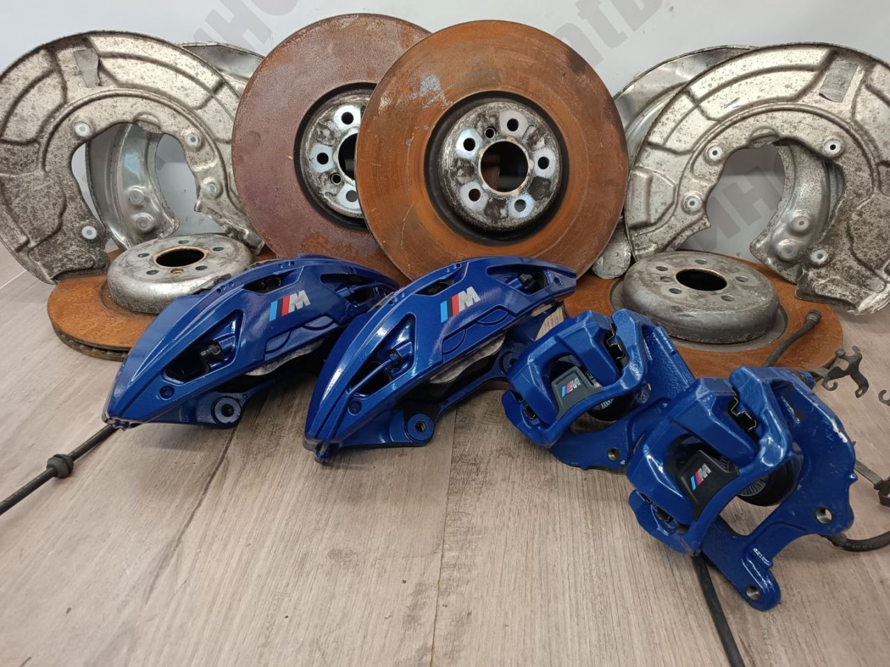 комплект тормозов BMW X7 G07 2019, 3.0 л., B58B30C, бензин, c1m, внедорожник 5 дв., полный привод, 6887397, 6887398, 34116887397, 34116887398, 34106891327, 6891327, 34106891328, 6891328, 34216887409, 6887409, 34216887410, 6887410, 34206896673, 6896673, 34206896674, 6896674, 6891774, 6891773 - фото №1