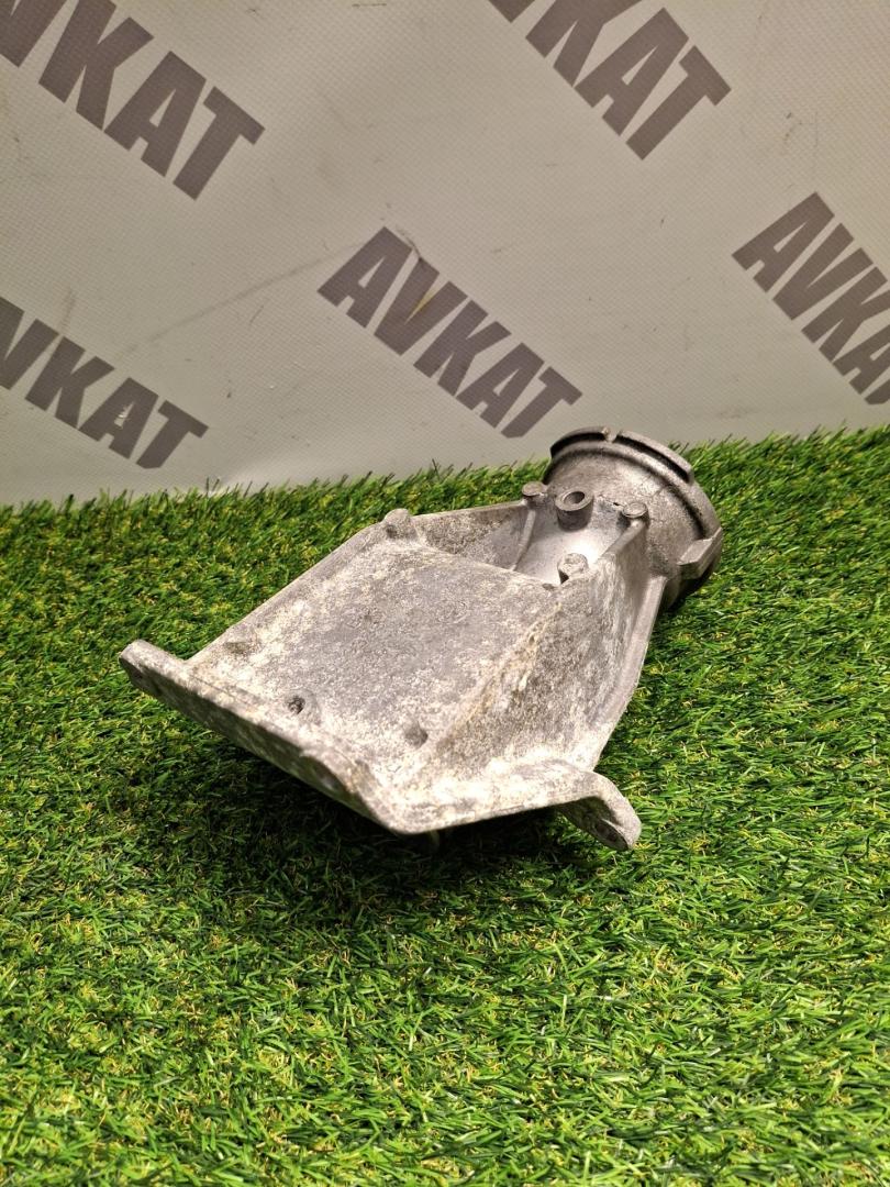 кронштейн полуоси BMW X3 G01 2019, 2.0 л., B46 B20 B, бензин, a300, внедорожник 5 дв., полный привод, 8639383, 31508639382, 8639382 - фото №1