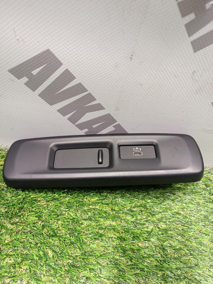 разъем AUX / USB BMW X7 G07 2022, 3.0 л., B58B30C, бензин, АКПП, a96, внедорожник 5 дв., полный привод, 84108711940, 8711940, 6995012 - фото №1