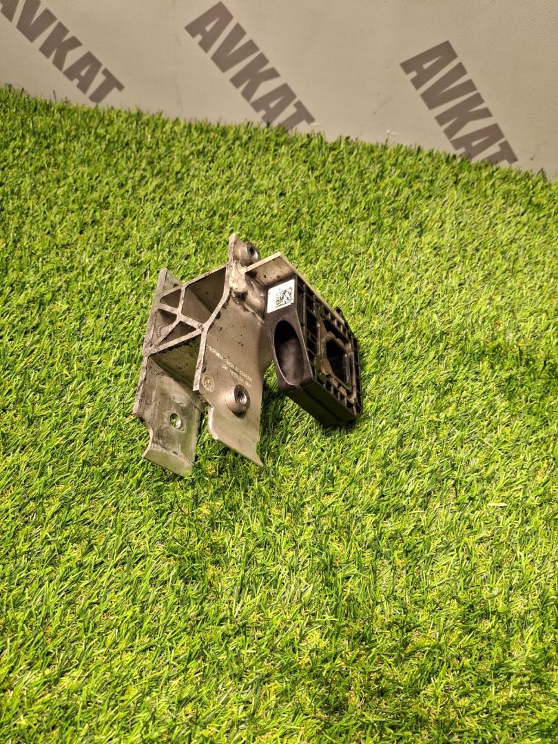 кронштейн радиатора BMW X5 G05 2019, 4.4 л., N63 B44 C, бензин, АКПП, а300, внедорожник 5 дв., полный привод, 51117421635, 7421635, 8659076 - фото №1