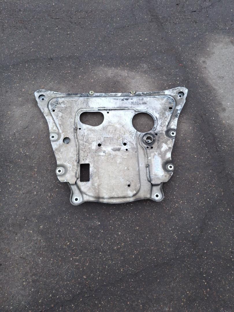 защита двигателя BMW X5 G05 2019, 4.4 л., N63 B44 C, бензин, АКПП, а300, внедорожник 5 дв., полный привод, 6878069, 31106878069 - фото №1