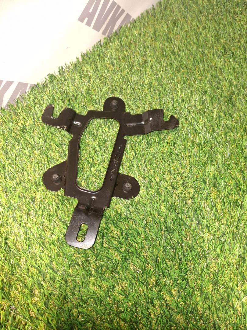 кронштейн (крепление) BMW X5 G05 2019, 4.4 л., N63 B44 C, бензин, АКПП, а300, внедорожник 5 дв., полный привод, 51247473790, 7473790 - фото №1