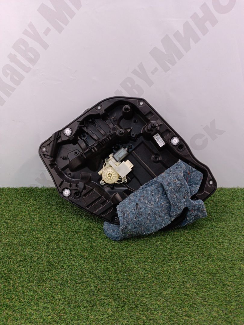 стеклоподъемник задний левый BMW X7 G07 2021, 4.4 л., N63B44D, бензин, АКПП, c27 arktis-grau brillanteffekt, внедорожник 5 дв., полный привод, 9450785, 9450071, 61359450071, 51359463717, 9463717 - фото №1