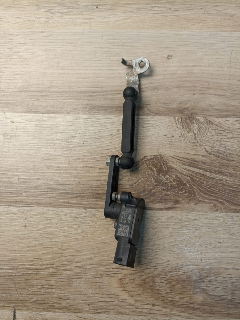 датчик дорожного просвета задний BMW X3 G01 2020, 3.0 л., B58B30B, бензин, c1m, внедорожник 5 дв., полный привод, 6870200, 37146870200 - фото №1