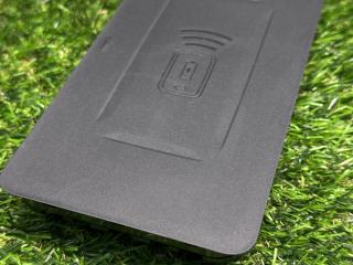 Беспроводное зарядное устройство BMW X7 G07 [рестайлинг] G07 2024, 3.0 л., B58B30P, бензин, АКПП, карбон шварц 416, полный привод, 84105A82C19, 5A82C19