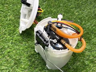 насос топливный BMW X7 G07 [рестайлинг] G07 2024, 3.0 л., B58B30P, бензин, АКПП, карбон шварц 416, полный привод, 7401428, 9468618, 16119468618