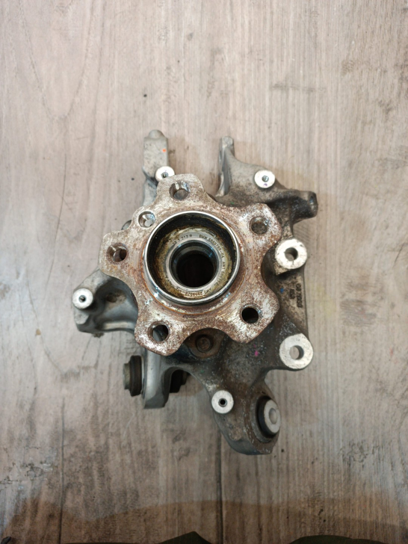 кулак задний правый BMW X3 G01 2020, 3.0 л., B58B30B, бензин, c1m, внедорожник 5 дв., полный привод, 6869788, 6871030 - фото №1