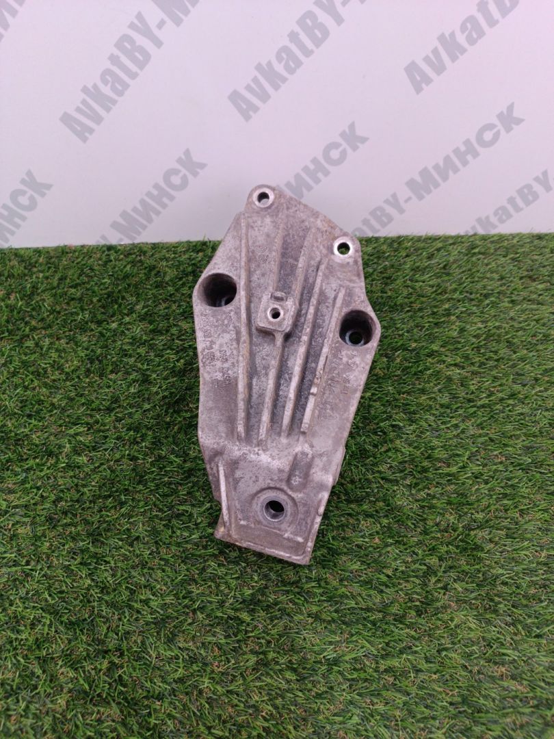 кронштейн двигателя BMW X7 G07 2019, 3.0 л., B58B30C, бензин, АКПП, a96, внедорожник 5 дв., полный привод, 22116861559, 6861559 - фото №1