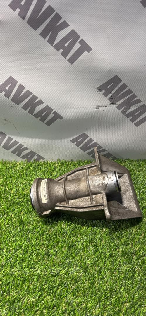 кронштейн полуоси BMW X3 G01 2019, 2.0 л., B46 B20 B, бензин, a300, внедорожник 5 дв., полный привод, 8639383, 31508639382, 8639382 - фото №1