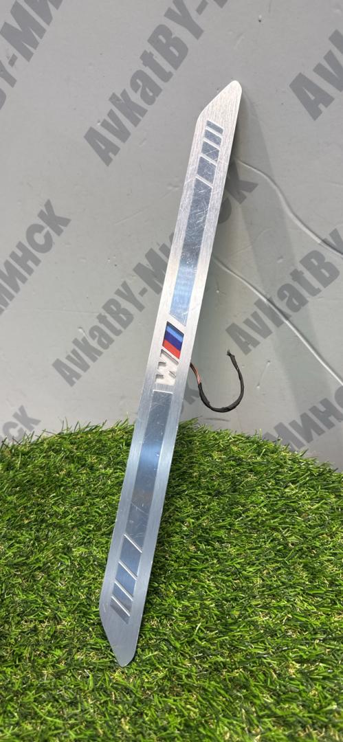 накладка на порог внутренняя BMW X5 G05 2019, 3.0 л., B58B30C, бензин, 475, внедорожник 5 дв., полный привод, правый руль, 51478069271, 8069271 - фото №1