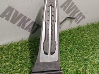 педаль BMW X5 G05 2020, 3.0 л., дизель, АКПП, c3z(tanzanite blue ii metallic), внедорожник 5 дв., полный привод, правый руль, 35426871053, 6871053, 6889820, 35406889820