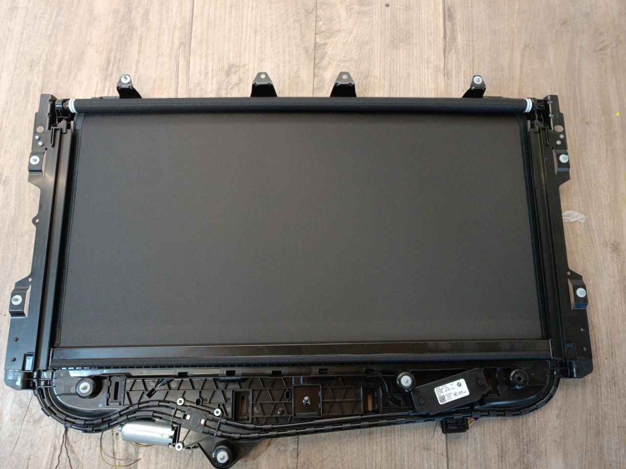 шторка крыши BMW X7 G07 2021, 4.4 л., N63B44D, бензин, АКПП, c27 arktis-grau brillanteffekt, внедорожник 5 дв., полный привод, 67615A12208, 9464910, 8081675, 54108081675, 9854807, 67619854807, 8082886 - фото №1