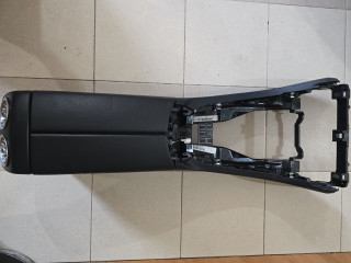 подлокотник Mercedes-Benz CLS AMG C257 2018, 2.9 л., OM 656.929, дизель, АКПП, A2136801003