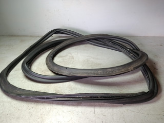 уплотнитель Audi Q7 4M 2017, 4MO827705