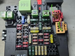 блок предохранителей Volkswagen Multivan T6 [рестайлинг] 2021, 2.0 л., дизель, АКПП, белый, микроавтобус, передний привод, 7L1919317