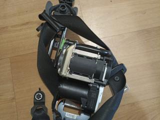 ремень безопасности Mercedes-Benz C-Класс W204 [рестайлинг] C204 2011, 2.1 л., OM 651.911, дизель, АКПП, серебристый, седан, задний привод, A2048602485