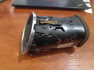 дефлектор обдува салона Mercedes-Benz C-Класс W204 [рестайлинг] C204 2011, 2.1 л., OM 651.911, дизель, АКПП, серебристый, седан, задний привод, A2048306654