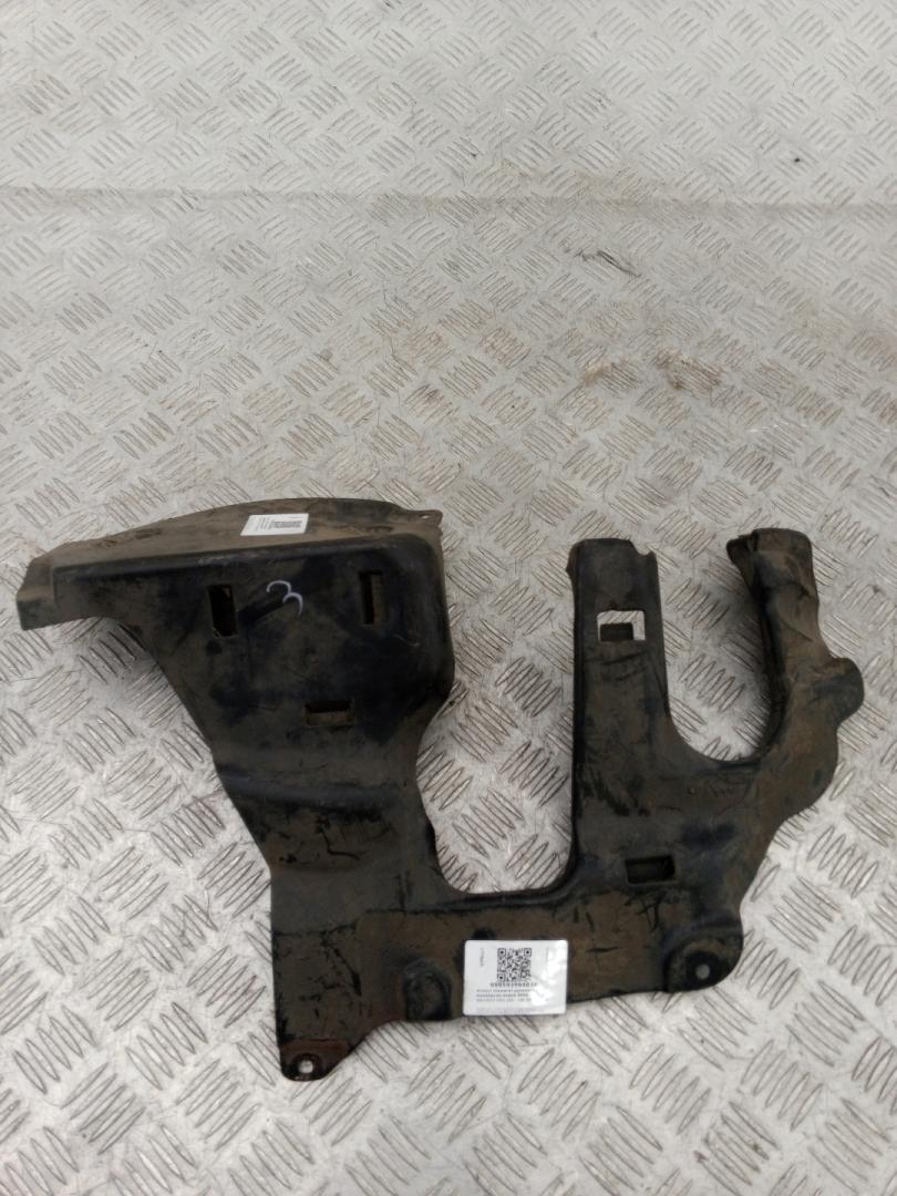 кожух (защита) рулевого механизма BMW 7 серия G11/G12 G11 2018, 3.0 л., B57 D30 A, дизель, АКПП, singapore grau metallic (b41), седан, полный привод, правый руль, 51757347021, 7347021 - фото №1