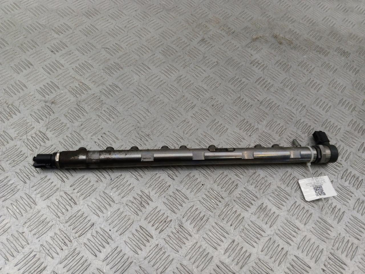 топливная рампа BMW 5 серия F07/F10/F11 2011, 3.0 л., N57 D30 A, дизель, АКПП, 0281002949, 0281002988, 7800124, 13537800124, 0445216031 - фото №1