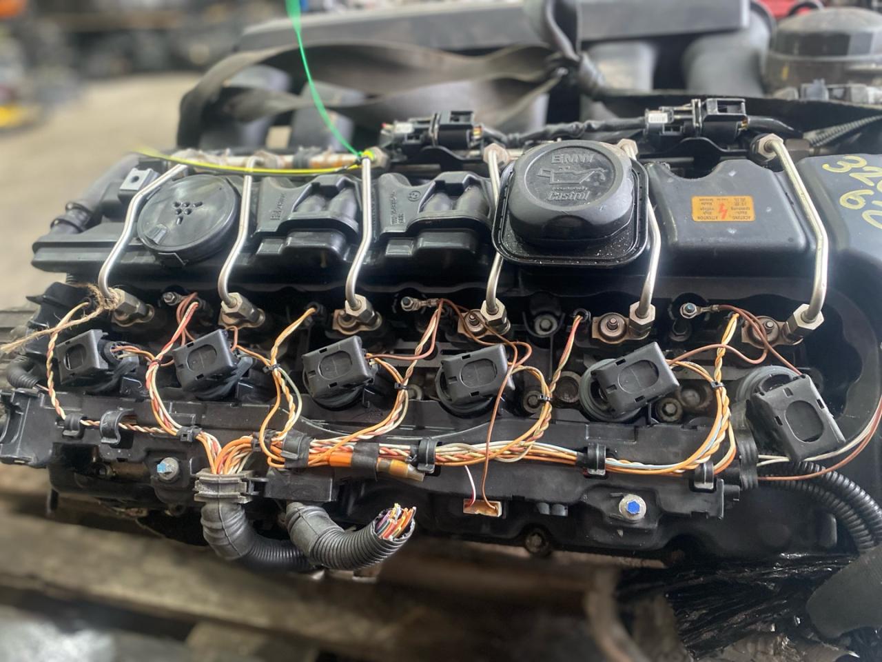 форсунка BMW 3 серия E90/E91/E92/E93 2007, 3.0 л., N53 B30 A, бензин, МКПП, 13537589048, 7589048 - фото №1