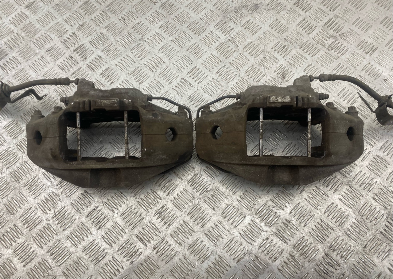 суппорт передний левый BMW 7 серия G11/G12 G11 2017, 3.0 л., B57 D30 A, дизель, АКПП, carbonschwarz metallic (416), седан, задний привод, правый руль - фото №1