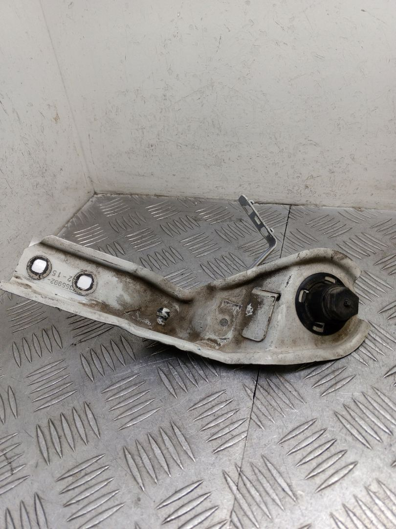 крепление амортизатора BMW X1 F48 2016, 2.0 л., B47 C20 A, дизель, МКПП, alpinweiß iii (300), внедорожник 5 дв., полный привод, правый руль, 7355992 - фото №1