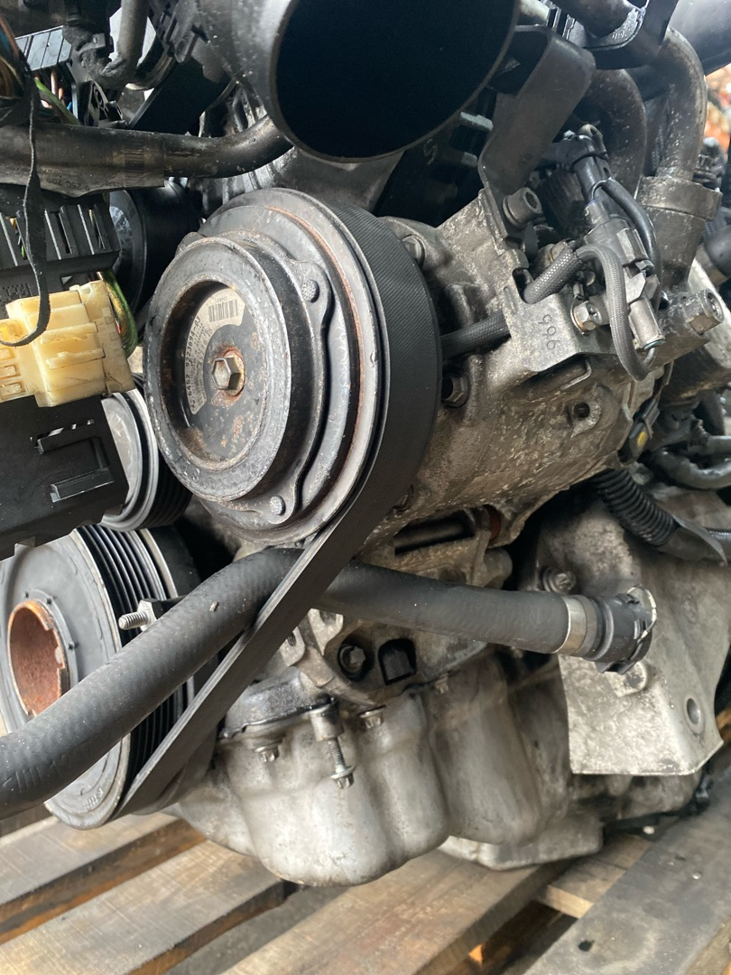 компрессор кондиционера BMW 5 серия F07/F10/F11 F10 2012, 2.5 л., дизель, АКПП, sophistog brillan metall (b90), седан, задний привод, правый руль, 6SBU14A, 64529223694, 9223694 - фото №1