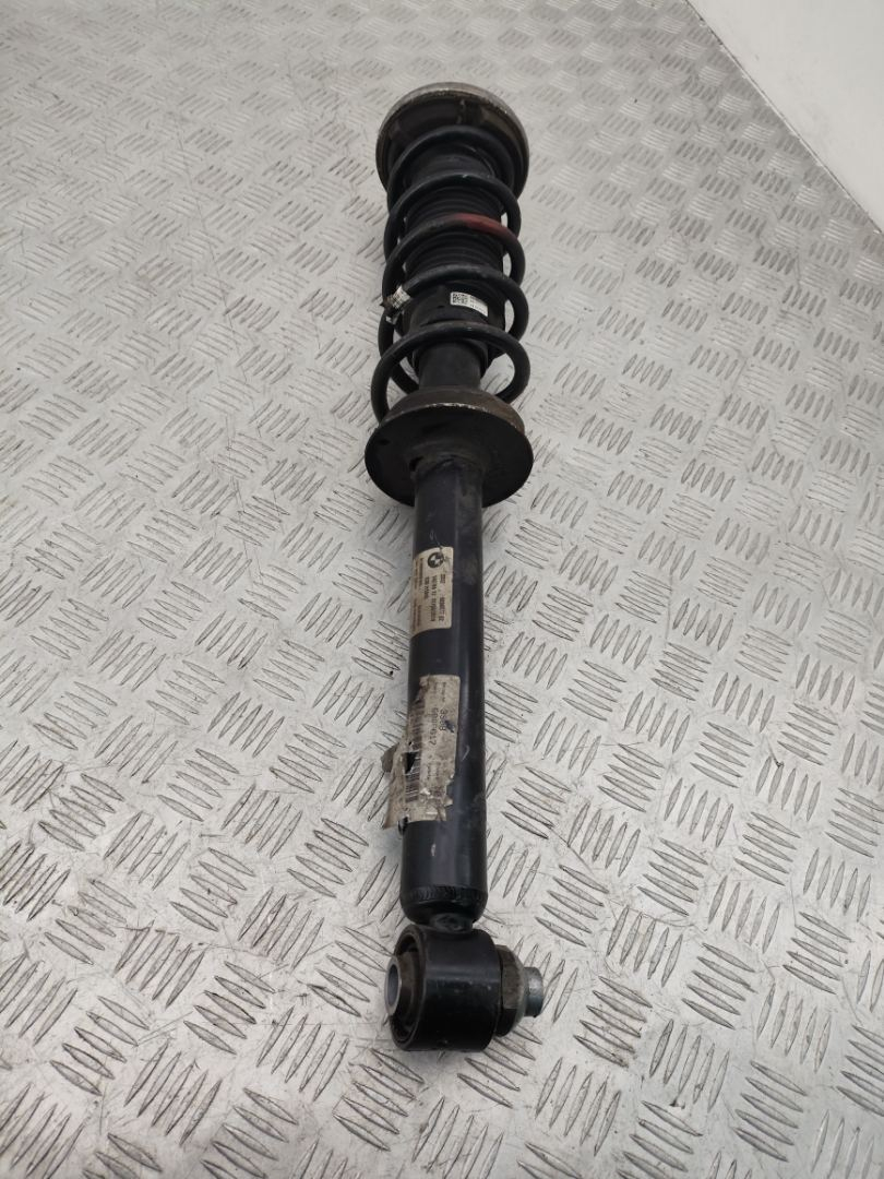 амортизатор задний BMW 5 серия G30/G31 G30 2020, 2.0 л., B48 B20 B, бензин, АКПП, sophistograu a90, седан, задний привод, правый руль, 33526866617, 6866617 - фото №1