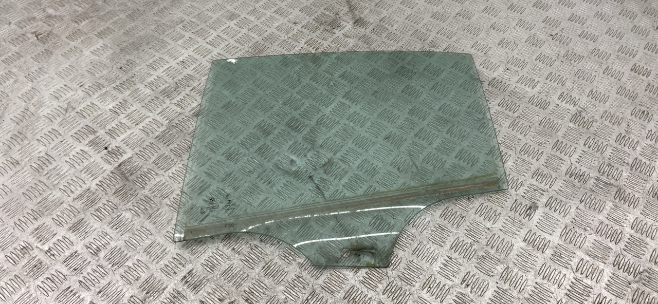 стекло двери задней левой BMW 3 серия F30/F31/F34 F30 2014, 2.0 л., N20 B20 B, бензин, АКПП, синий, седан, полный привод - фото №1