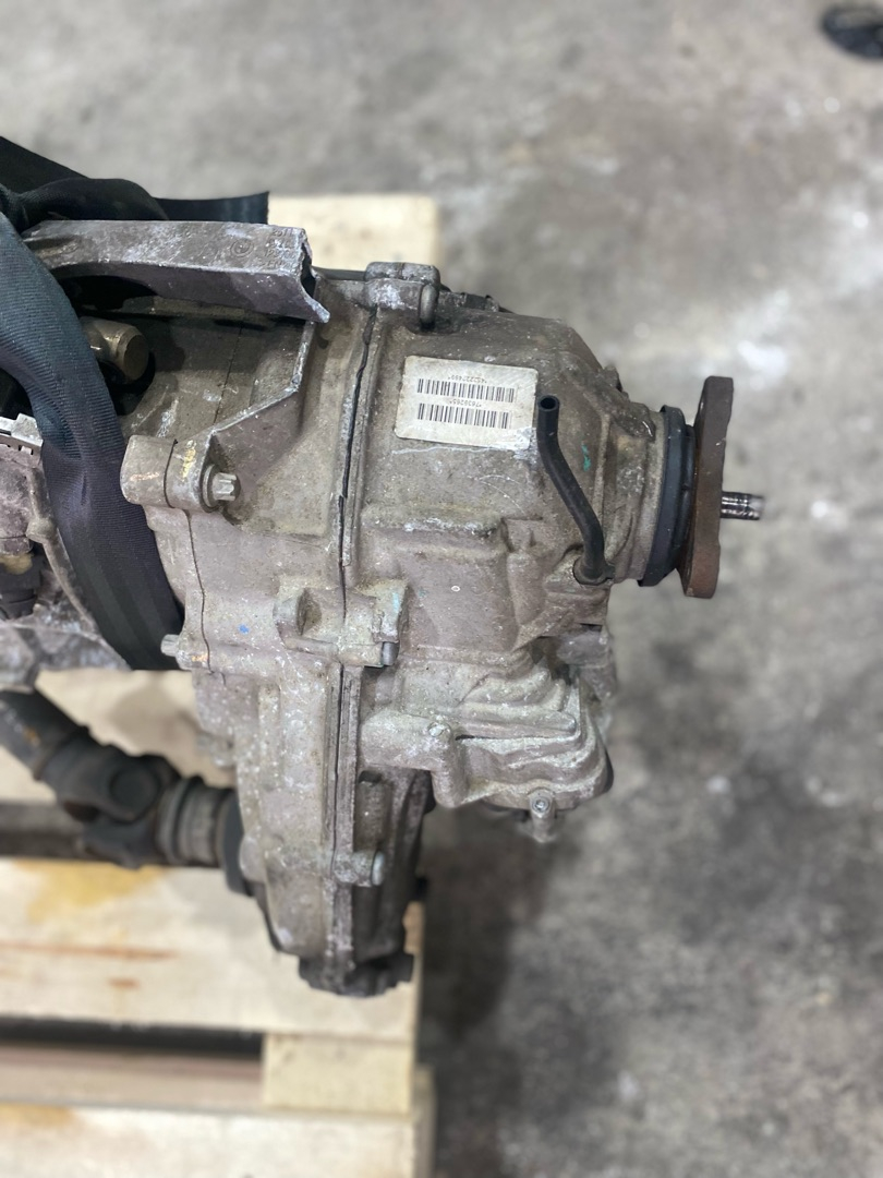 раздаточная коробка BMW X3 F25 2012, 2.0 л., N47 D20 C, дизель, МКПП, 7639265, 27107639265 - фото №1