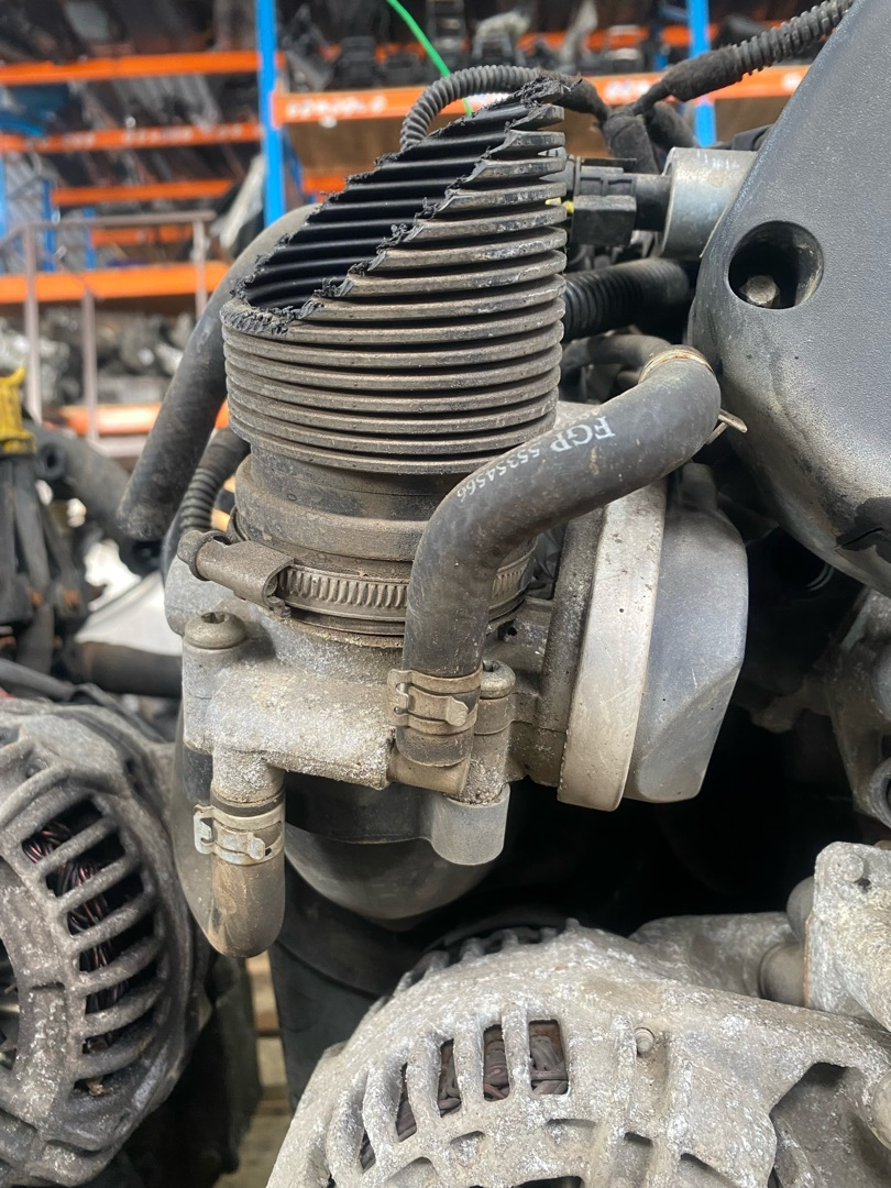 заслонка дроссельная Opel Astra G 2008, 1.6 л., Z 16 XER, бензин, МКПП, 55560398 - фото №1