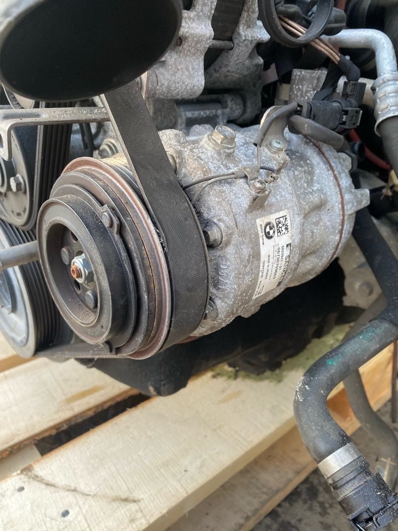 компрессор кондиционера BMW 7 серия G11/G12 G11 2017, 3.0 л., B57 D30 A, дизель, АКПП, carbonschwarz metallic (416), седан, задний привод, правый руль, 6822847 - фото №1