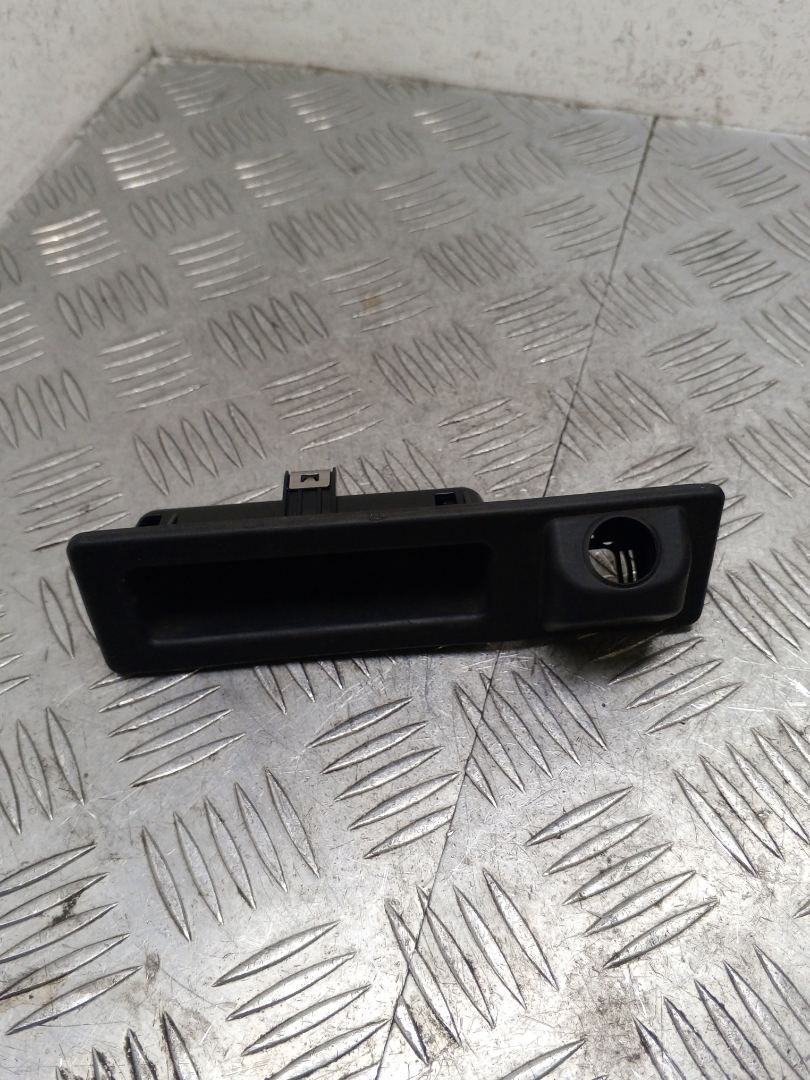 ручка открывания багажника BMW X5 F15 2017, 3.0 л., N57 D30 B, дизель, АКПП, carbonschwarz metallic (416), внедорожник 5 дв., полный привод, правый руль, 51247345700, 7345700 - фото №1