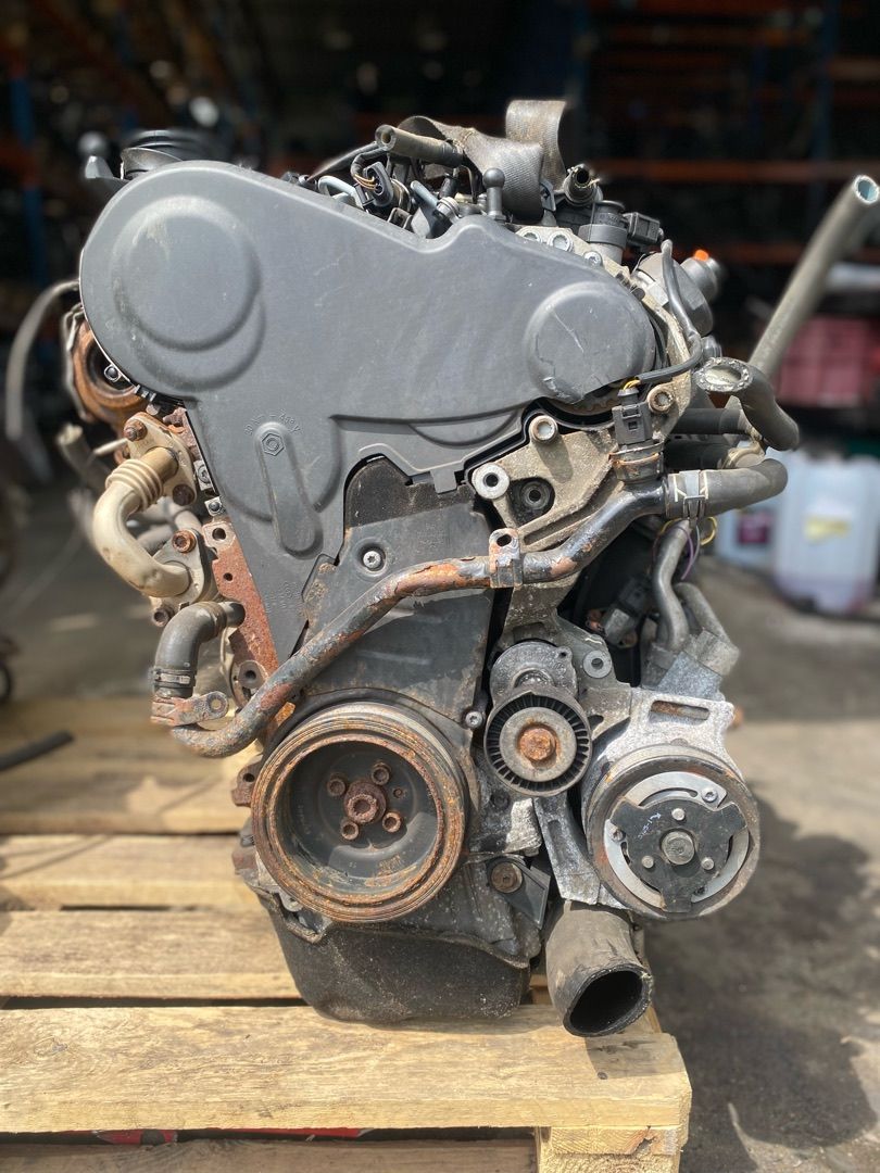 двигатель Volkswagen Passat B6 2010, 2.0 л., CBDC, дизель, МКПП, CBDC - фото №1