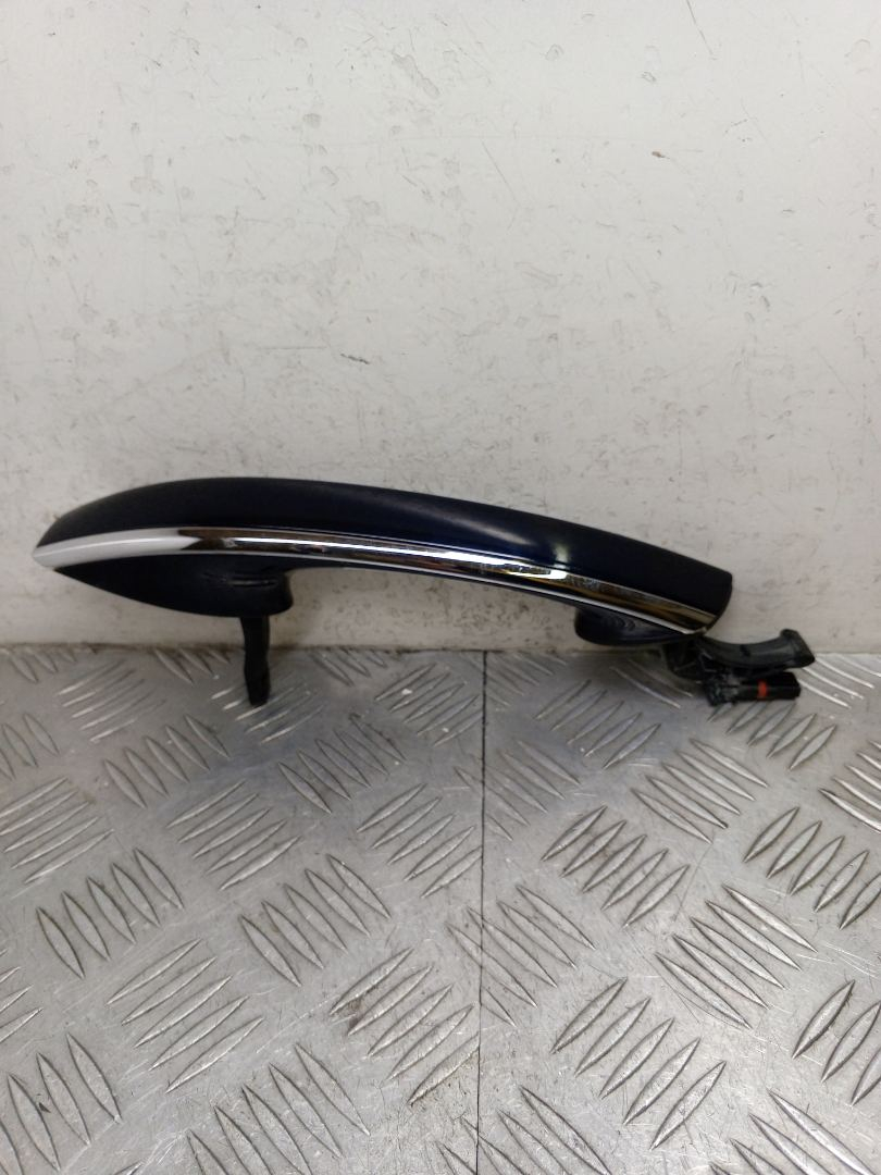 ручка наружная задняя левая BMW 7 серия G11/G12 G11 2017, 3.0 л., B57 D30 A, дизель, АКПП, carbonschwarz metallic (416), седан, задний привод, правый руль, 51218067739, 8067739 - фото №1