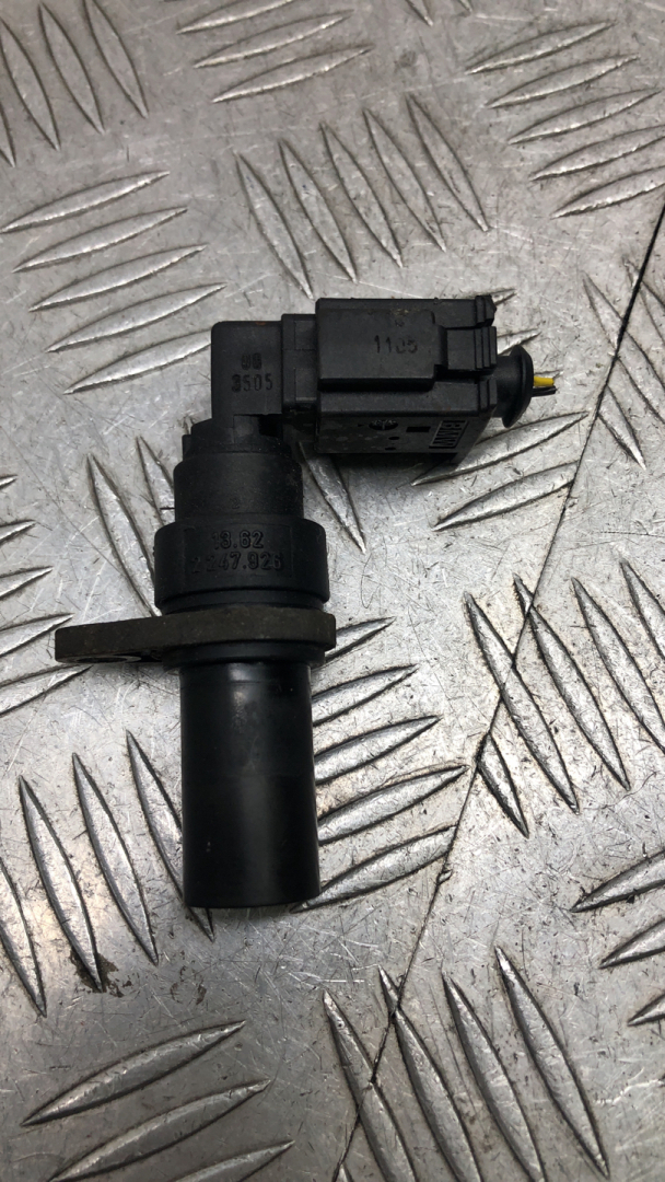 датчик коленвала Land Rover Range Rover 3 поколение 2005, 3.0 л., 306D1, дизель, АКПП, 2247926, 13622247926 - фото №1