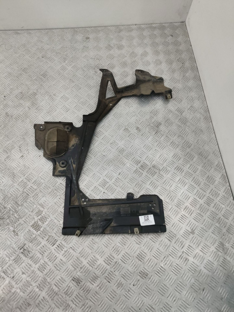 защита топливного бака BMW X1 F48 2016, 2.0 л., B47 C20 A, дизель, МКПП, alpinweiß iii (300), внедорожник 5 дв., полный привод, правый руль, 51757354760, 7354760 - фото №1