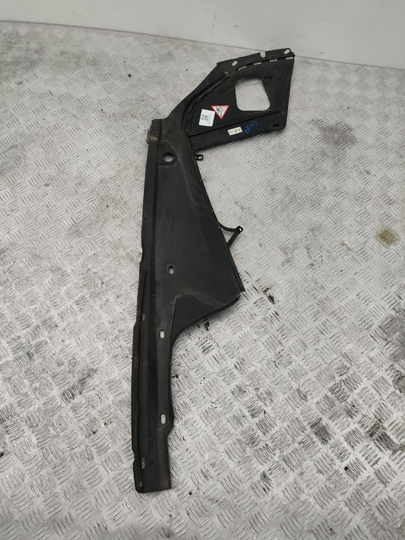 планка под капот BMW 5 серия F07/F10/F11 F10 2011, 3.0 л., N57 D30 A, дизель, АКПП, carbonschwarz metallic (416), седан, задний привод, правый руль, 7019803, 51767019803 - фото №1